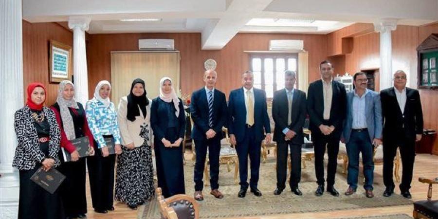 رئيس جامعة بني سويف يستعرض إنجازات مركز ضمان الجودة خلال عام