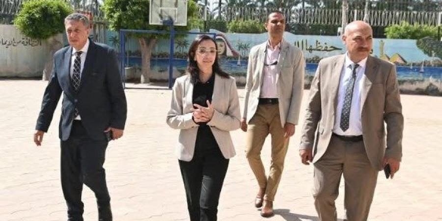 محافظ البحيرة تتابع سير امتحانات الشهادة الإعدادية في يومها الثاني بإدكو ورشيد