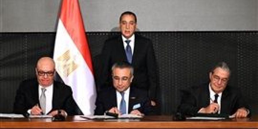 رئيس الوزراء يشهد توقيع عقد شراكة وتطوير لإطلاق مدينة "جريان" بمحور الشيخ زايد