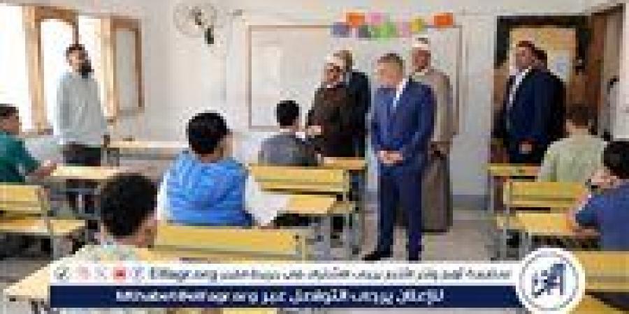 محافظ الإسماعيلية يتفقد لجان امتحانات الشهادة الإعدادية والثانوية الأزهرية