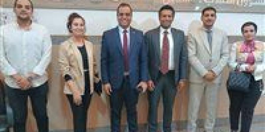 جامعة حلوان تشارك فى اجتماع تطوير منظومة الطلاب الوافدين
