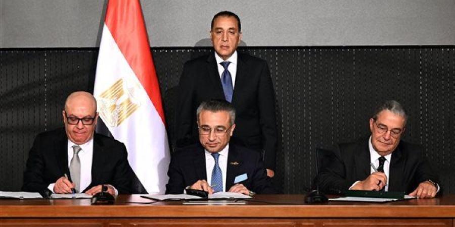 رئيس الوزراء يشهد توقيع عقد شراكة وتطوير لإطلاق مدينة "جريان" بمحور الشيخ زايد