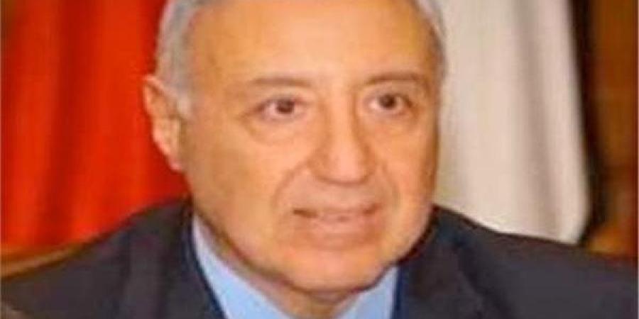 وجوب الوفاء بالشيك غير المسطر في يوم تقديمه للبنك لا يخالف الدستور