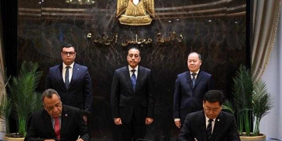 رئيس الوزراء يشهد توقيع بروتوكول تعاون لتأسيس تحالف مشترك بين المقاولون العرب والشركة الصينية ”CSCEC” لتنفيذ مشروعات داخل مصر