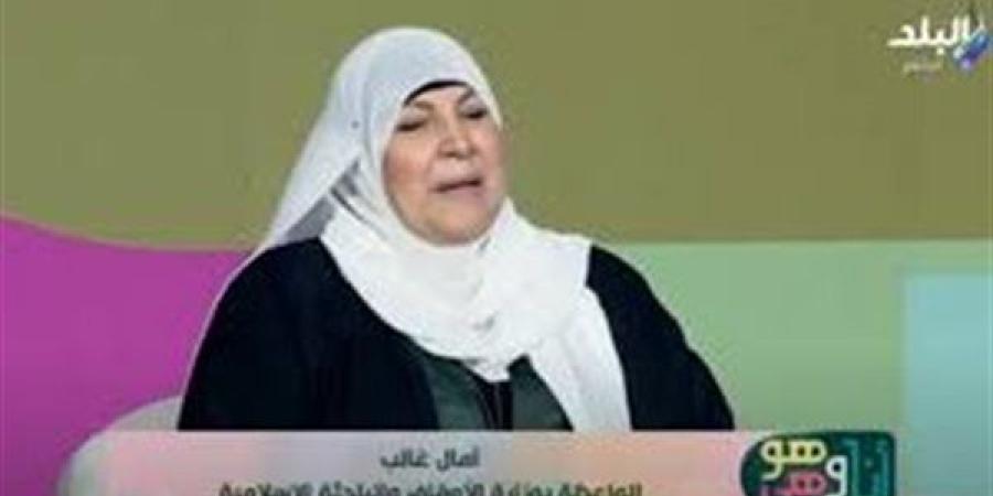 هل يحرم قص الشعر والأظافر لمن سيضحي؟
