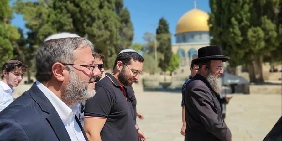غرامات وتضييق... بن غفير يقود حملة لمنع الأذان بمساجد الأراضي المحتلة
