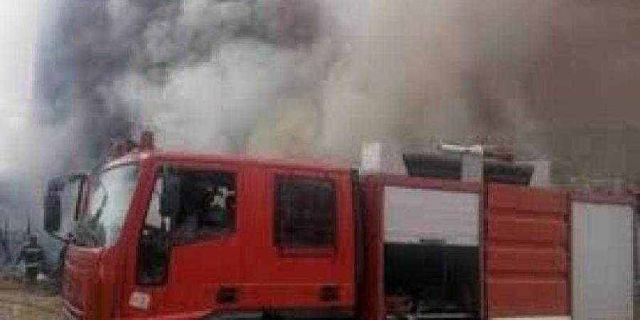 حريق هائل يلتهم مصنعا لسحب سلك المواعين بالقناطر الخيرية