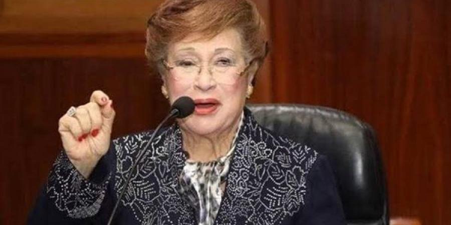 لميس الحديدي تطلب زيارة نوال الدجوي والمحامي يرد