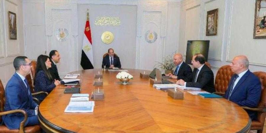 الرئيس السيسي يطلع على تطورات عمل صندوق مصر السيادي للاستثمار والتنمية