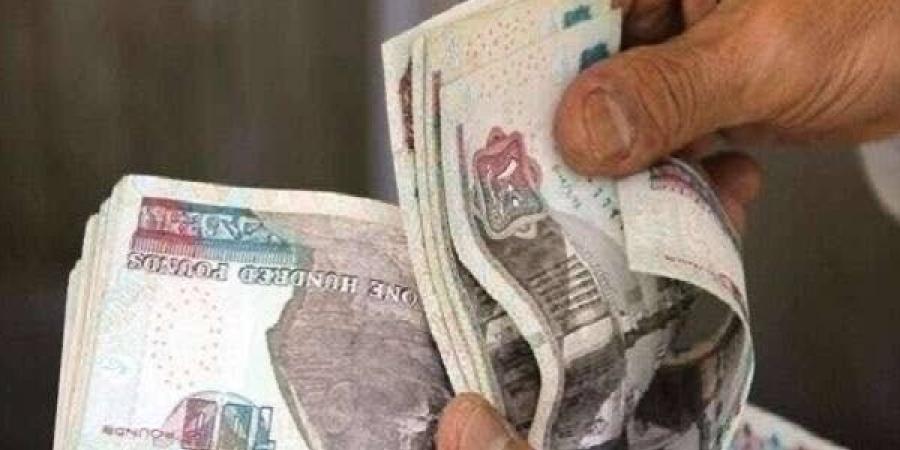 صرف 2000 جنيه قبل العيد لكل موظف.. مفاجأة للعاملين بهذه الجهة الحكومية
