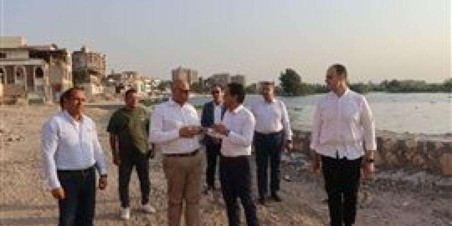 محافظ القليوبية ورئيس جامعة بنها يتفقدان ممشى أهل مصر المرحلة (د)