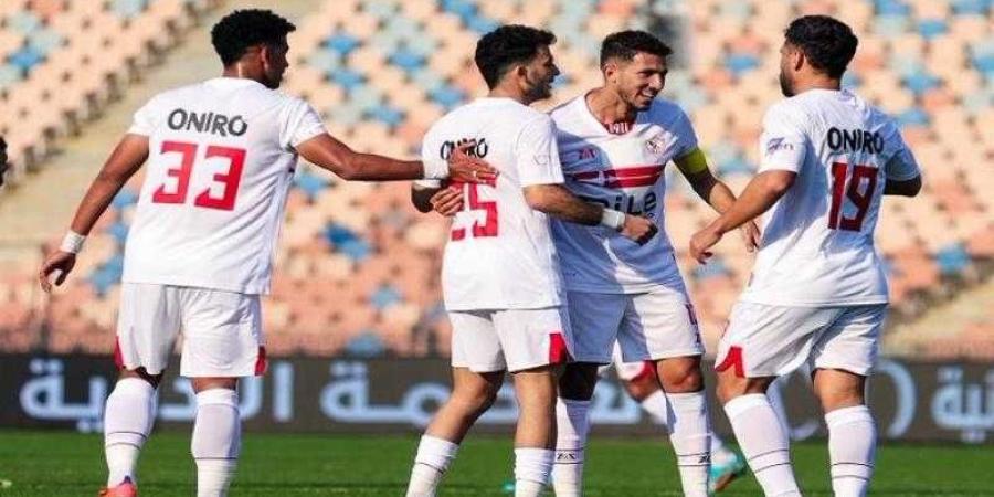 أيمن الرمادي يعقد جلسة تحفيزية مع لاعبي الزمالك قبل نهائي كأس مصر