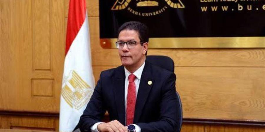 رئيس جامعة بنها يتفقد أعمال التطوير بمجمع الخدمات والادارة الطبية بالجامعة