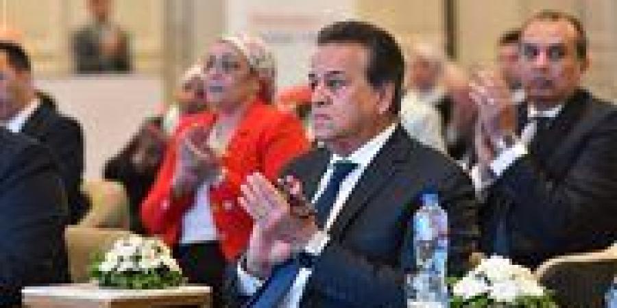 وزير الصحة يشهد احتفال إعلان مصر أول دولة في اقليم شرق المتوسط تحقق هدف السيطرة على التهاب الكبد B