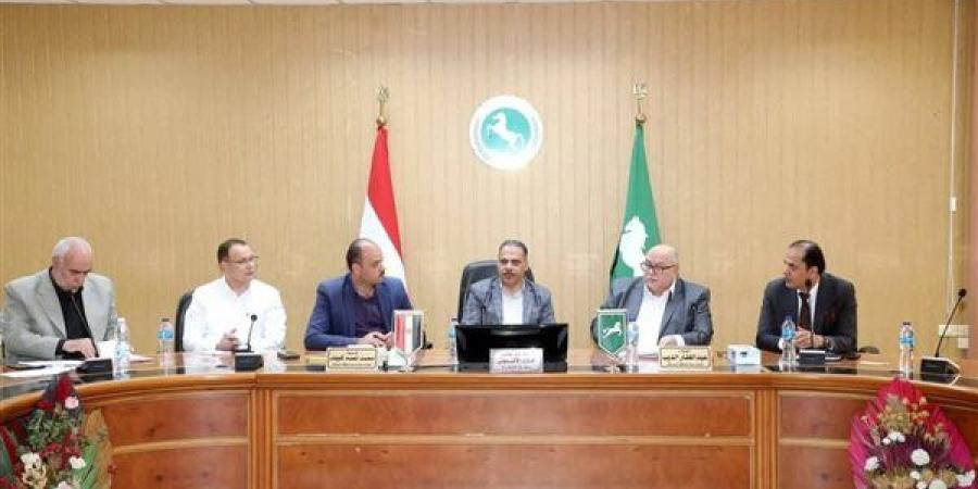 محافظ الشرقية يشارك في الاجتماع الأول لمجلس إدارة مركز معلومات شبكات المرافق العامة