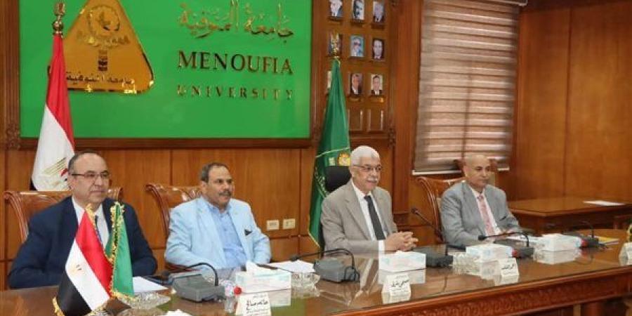 رئيس جامعة المنوفية يترأس اجتماع اللجنة العليا لتكنولوجيا المعلومات والتحول الرقمي المؤسسي