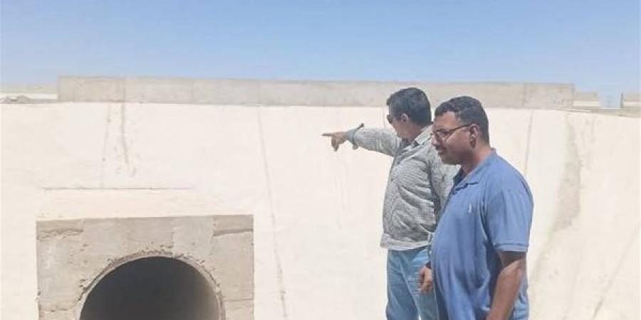 لجنة فنية تتفقد مخرات السيول بمدن جنوب البحر الأحمر
