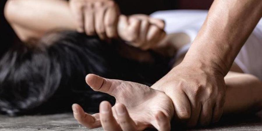 عاجل..أب يعتدي على ابنته على مدار 8 سنوات ببورسعيد.. فيديو صادم يكشف المستور