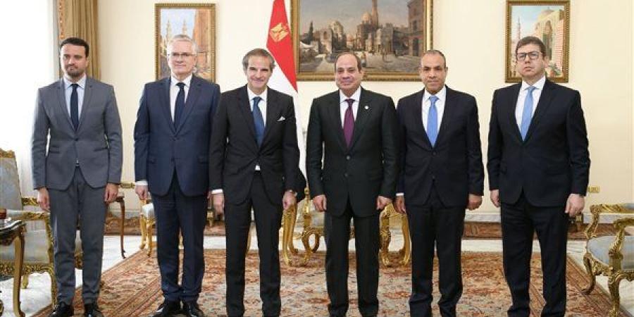 السيسي يستقبل وزير الخارجية الإيراني ومدير عام الوكالة الدولية للطاقة الذرية.. صور