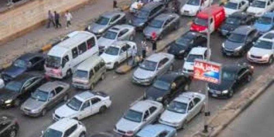 قبل ما تنزل من بيتك.. اعرف تفاصيل الحالة المرورية في شوارع وميادين القاهرة والجيزة