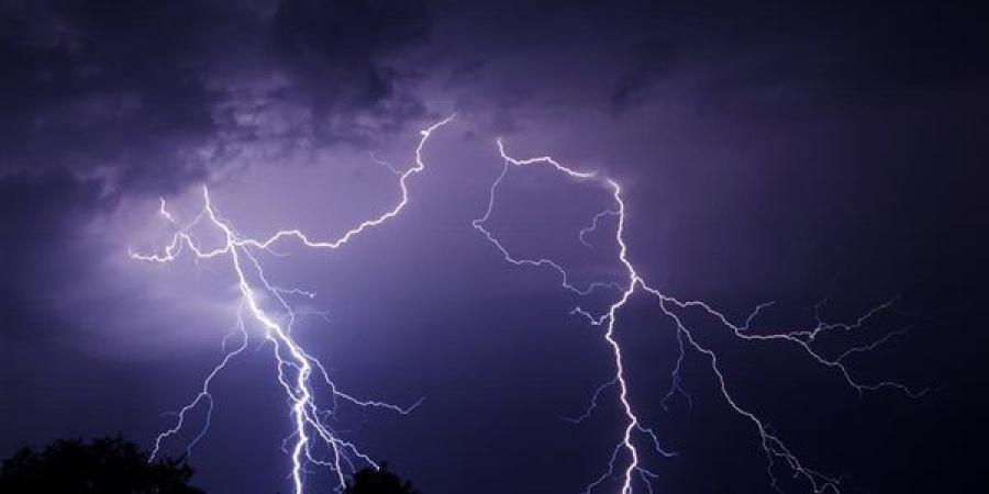 لا تخدعك الإطارات.. ما هي قواعد القيادة الآمنة أثناء العواصف الرعدية؟