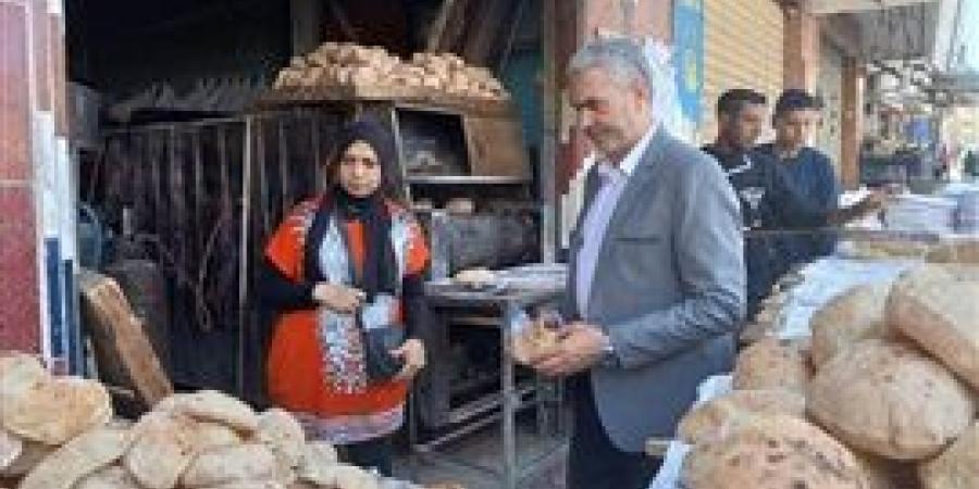 وكيل وزارة التموين يقود حملة تموينية مكبرة على الأسواق والمخابز بحي العجمي