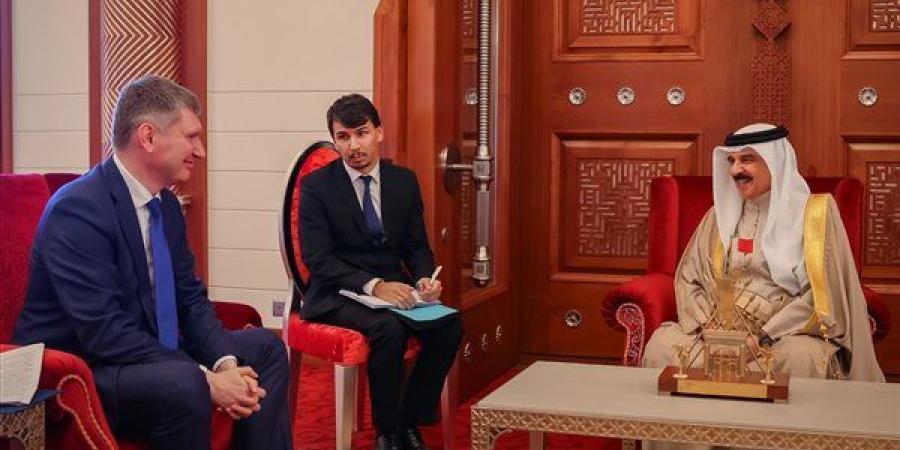 عاهل البحرين يشيد بالعلاقات التاريخية الوثيقة مع روسيا