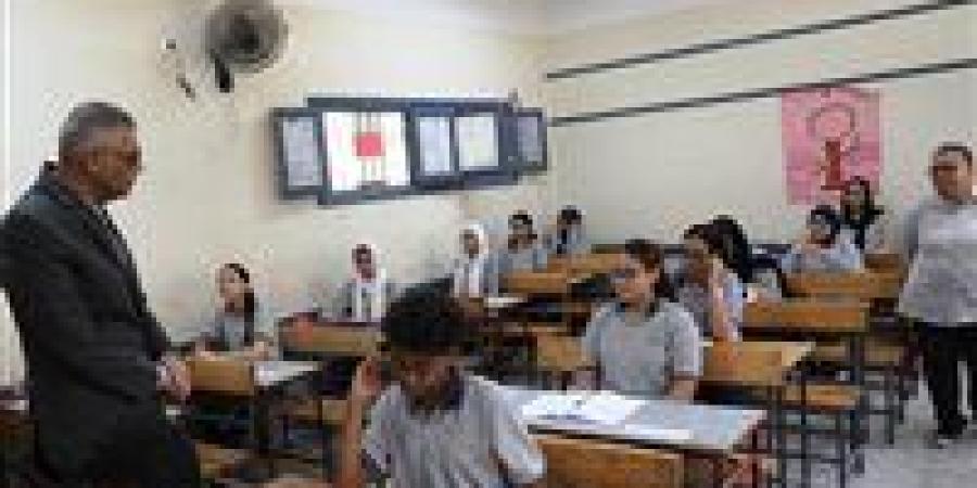تداول أسئلة اللغة الإنجليزية لطلاب الشهادة الإعدادية بالجيزة عبر التليجرام