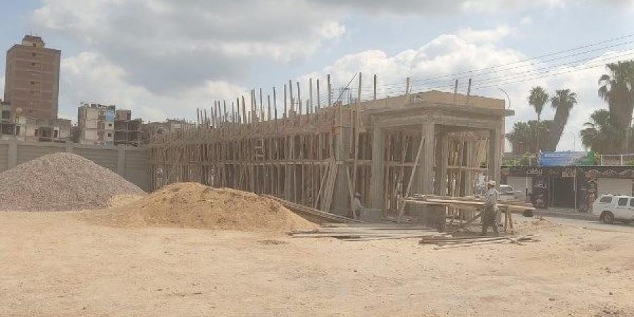 متابعة تنفيذ مشروع موقف أبوحمص الجديد لخدمة 374 سيارة بتقنيات إلكترونية حديثة