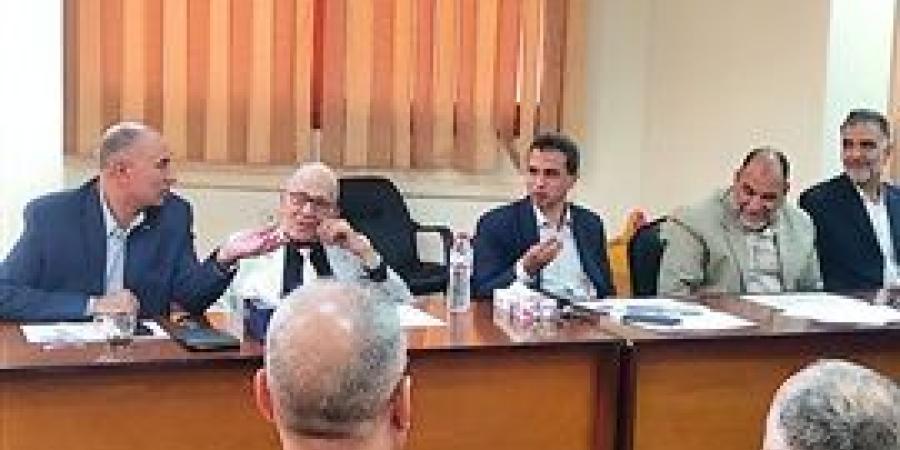 إجراء المقابلات مع المتقدمين للتجديد للوظائف الإشرافية بتعليم كفر الشيخ