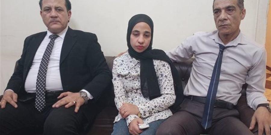 "18 عامًا من الجحيم": فتاة بالبحيرة تكشف تفاصيل احتجازها وتعذيبها بالسلاسل على يد والدها