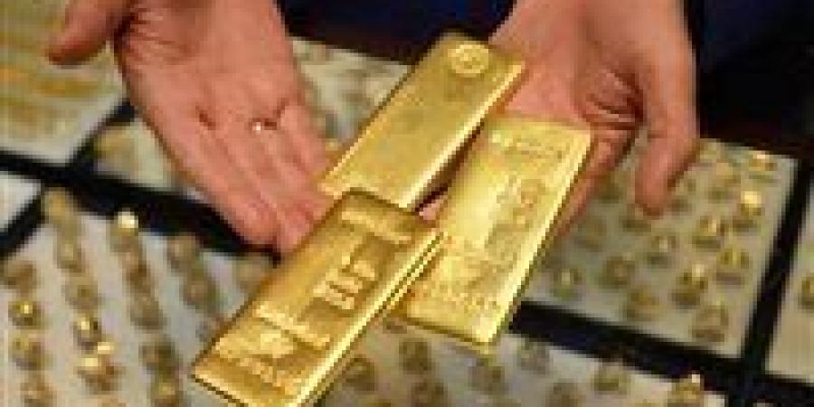 تراجع أسعار الذهب وسط ارتفاع الدولار وترقب تطورات التجارة الأمريكية الصينية
