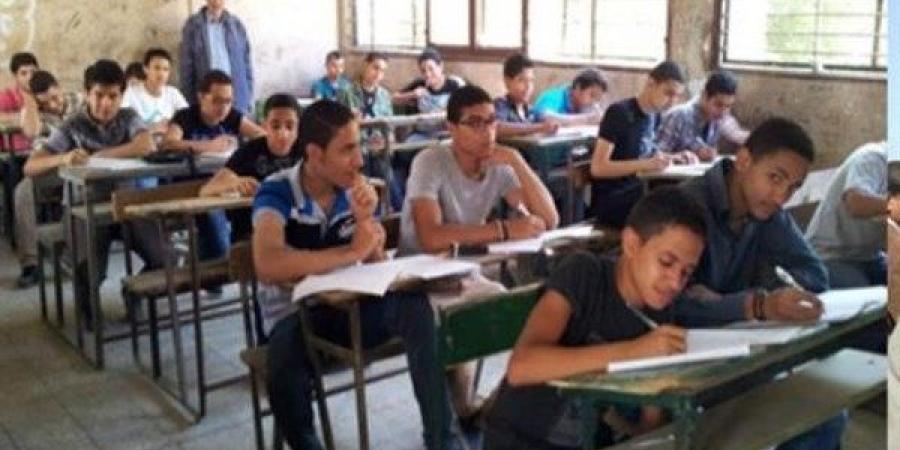 امتحانات الشهادة الإعدادية| أمهات مصر: علوم القاهرة طويل ولا شكاوى بباقي المحافظات