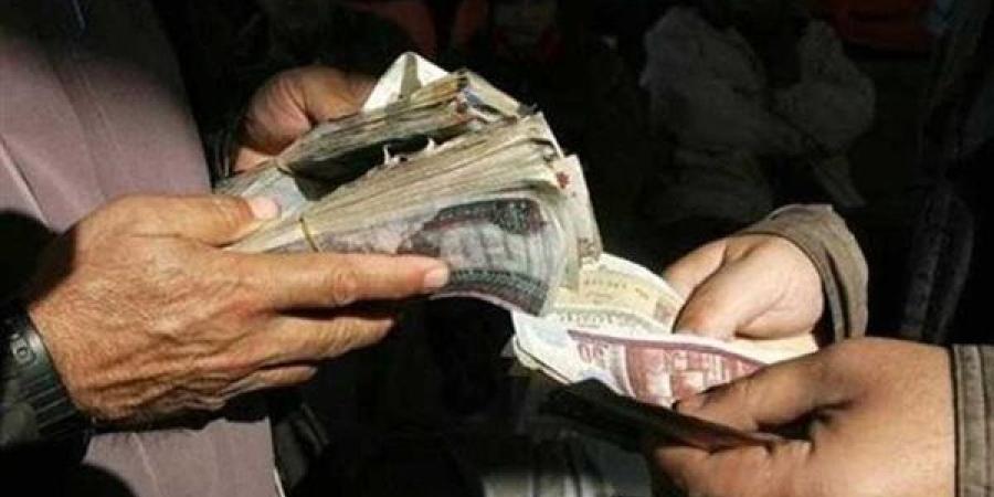 انتحل صفة قاضي.. القبض على نصاب بحوزته أختام وزارات ومستندات مزورة