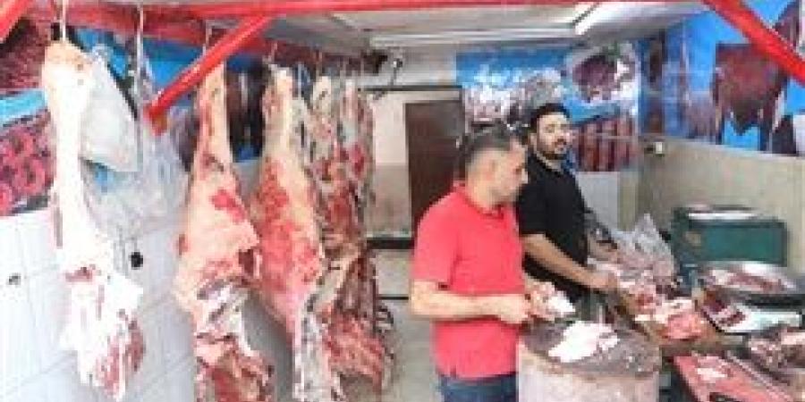 اقبال كبير من المواطنين على منافذ وزارة الزراعة لشراء لحوم عيد الأضحى