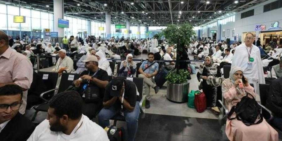 مطار القاهرة يختم موسم سفر الحجاج واستعدادات مكثفة لعودتهم الأسبوع القادم