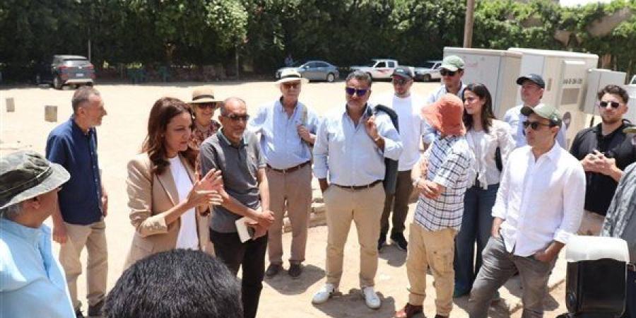نائب محافظ الجيزة تتفقد مشروع تطوير المنطقة الواقعة بين مطار سفنكس وهرم سقارة