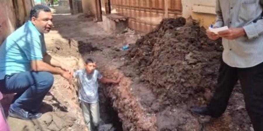 استجابة فورية لحل شكوى أهالي عزبة الحشيشية ببلقطر وإصلاح ماسورة المياه