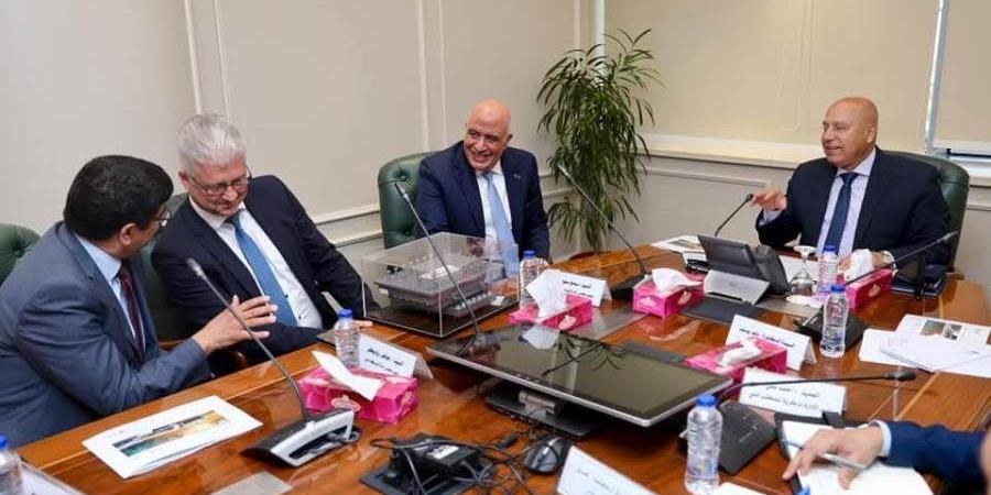كامل الوزير يبحث مع شركتي «سامكو» و«ماورر» الألمانية إنشاء مجمع صناعي لتوطين صناعة مكونات الكباري والأنفاق