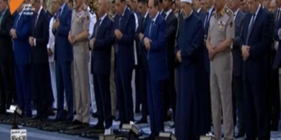 الرئيس السيسي يؤدي صلاة عيد الأضحى في مسجد مصر الكبير بالعاصمة الإدارية