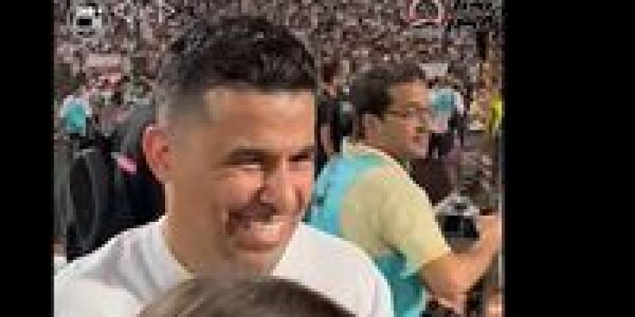 بعد ملحمة الكأس.. خالد الغندور يوثق لحظة تاريخية مع ابنته ونجوم الزمالك (فيديو)