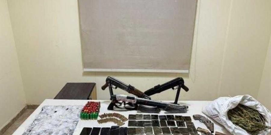 ضبط 345 قضية مخدرات و164 قطعة سلاح نارى خلال 24 ساعة