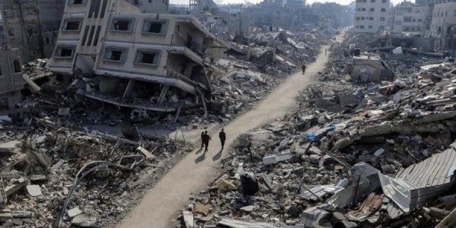 الاحتلال يستهدف مراكز المساعدات وخيام النازحين جنوب ووسط غزة