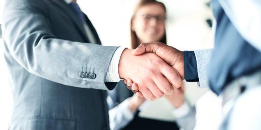 هل تقدم البنوك خصومات على تأمين السيارات لعملاء حسابات التوفير؟
