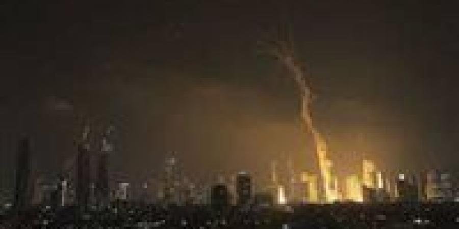 عاجل.. صاروخ إيراني يضرب ميناء حيفا مباشرة