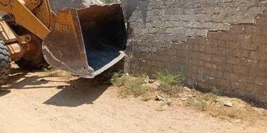 تنفيذ إزالة لـ ٢٢ حالة تعد على مساحة ٩ قراريط و٤ ...