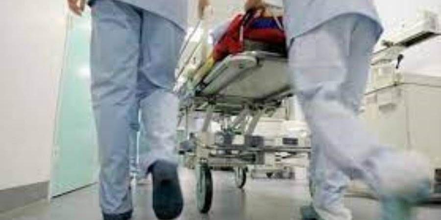 وجبة "حواوشي" تنقل 6 أفراد من أسرة واحدة إلى المستشفى بسبب الاشتباه في التسمم