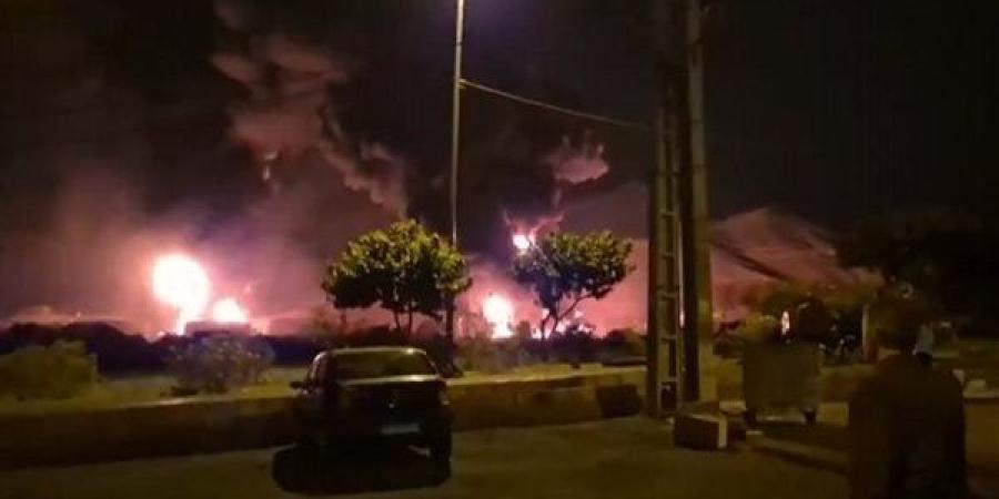انفجارات عنيفة تهز إيران بعد قصف إسرائيلي استهدف مستودع وقود رئيسي (فيديو)