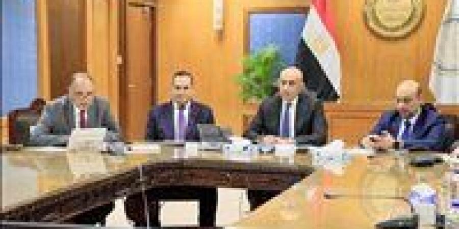 وزير التعليم يوجه ببذل الجهود لضبط وانتظام سير امتحانات الثانوية العامة