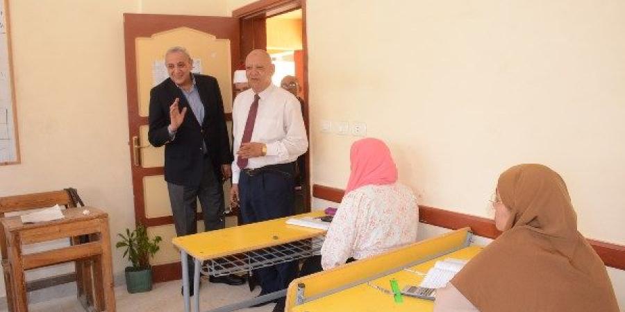 محافظ الغربية  يتابع أداء الطلاب في امتحانات الثانوية الأزهرية